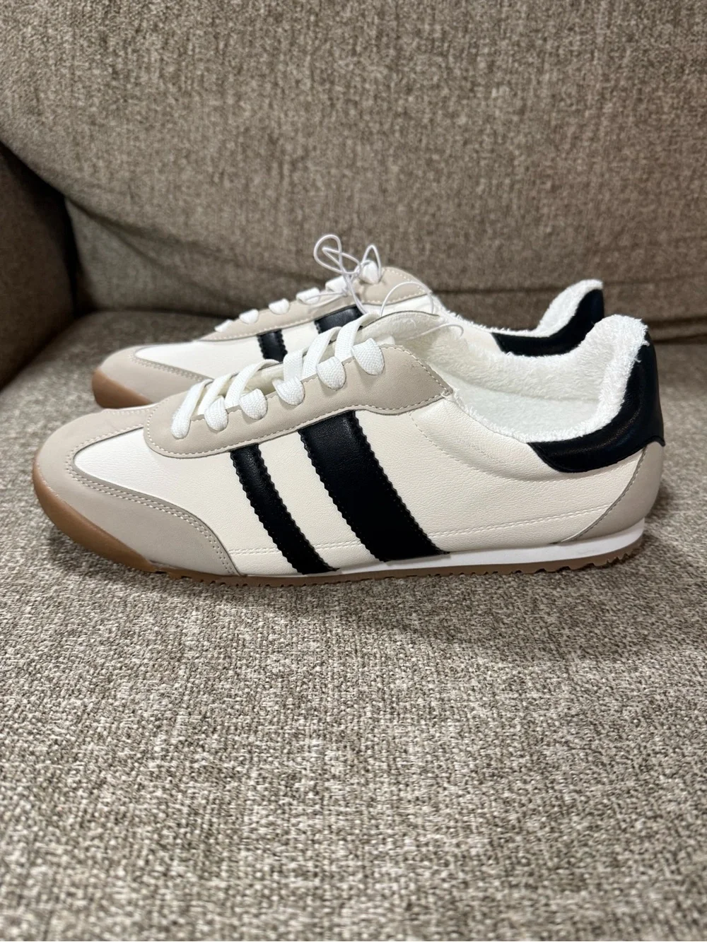 Dolce Vita Beige, White & Black Retro Lace-Up Sneakers